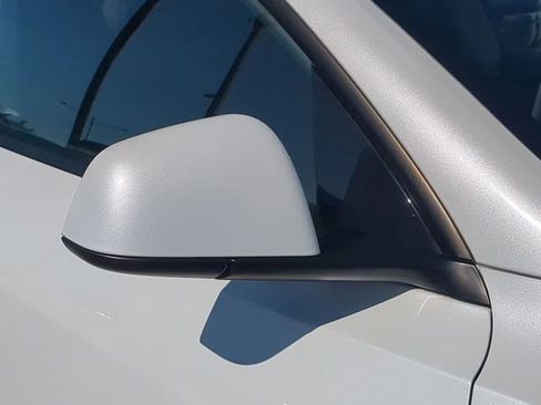 Used 2023 Tesla Model Y Long Range image 12