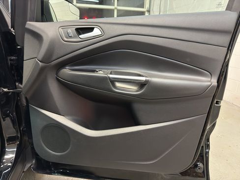 Used 2018 Ford Escape Titanium image 22