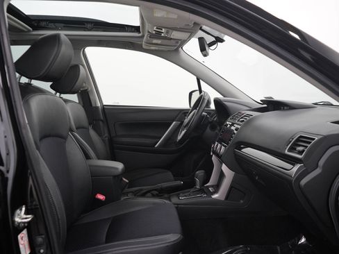 Used 2018 Subaru Forester 2.5i Premium w/ Popular Package #2A AWD/4WD image 12