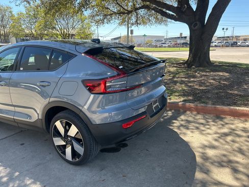 Used 2023 Volvo C40 P8 Recharge Ultimate image 4