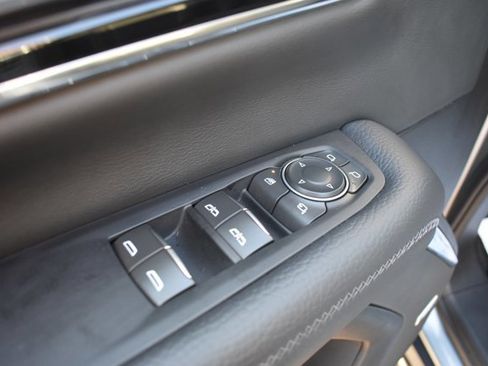 Used 2025 GMC Yukon Denali image 15