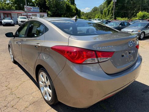 Used 2012 Hyundai Elantra Limited w/ Technology Pkg 5 FWD image 7