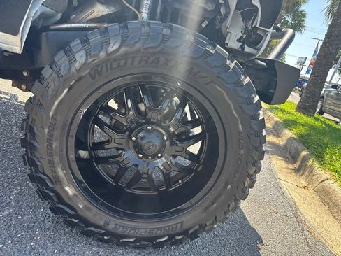 Used 2017 Jeep Wrangler Unlimited Sport w/ Quick Order Package 24S AWD/4WD image 8