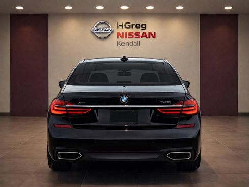 Used 2019 BMW 740i xDrive w/ Executive Package AWD/4WD image 8