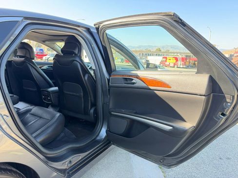 Used 2014 Lincoln MKZ FWD image 19
