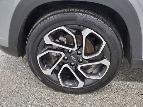 Certified 2025 Chevrolet Trax RS w/ Driver Confidence Package image 8