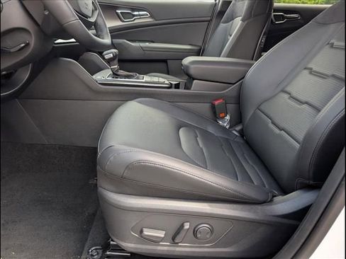 New 2026 Kia Sportage SX FWD image 7