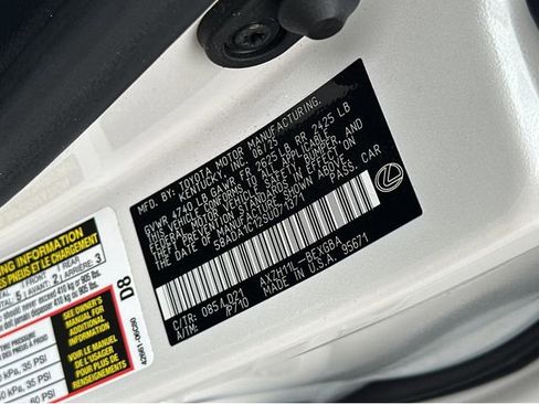 Certified 2025 Lexus ES 300h w/ Premium Package image 11