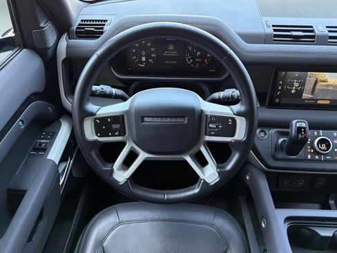Used 2023 Land Rover Defender 90 SE AWD/4WD image 31