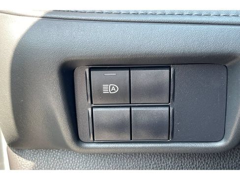 Used 2021 Toyota Highlander L FWD image 40