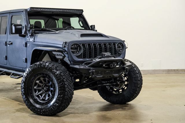 Used 2025 Jeep Gladiator Sport AWD/4WD image 32