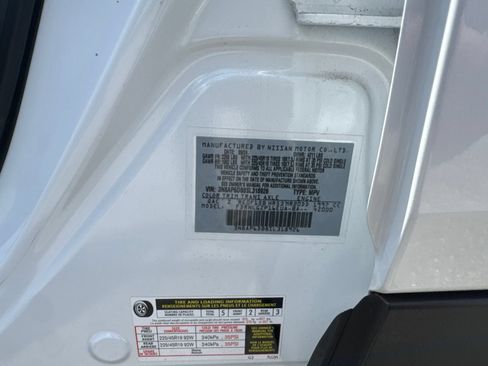 Used 2025 Nissan Kicks SR AWD/4WD image 33