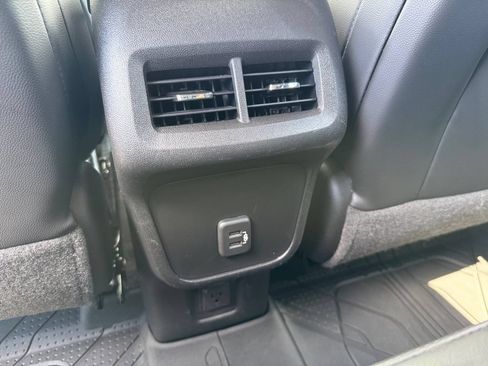 Used 2020 Chevrolet Equinox Premier w/ LPO, Floor Liner Package FWD image 16