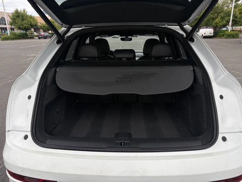 Used 2018 Audi Q3 2.0T Premium w/ Convenience Package AWD/4WD image 16