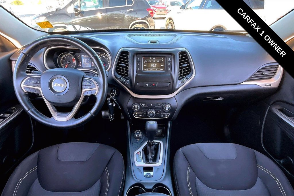 Used 2016 Jeep Cherokee Latitude w/ Safety/Convenience Group AWD/4WD image 5