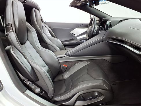 Used 2022 Chevrolet Corvette Stingray w/ Z51 Performance Package image 10