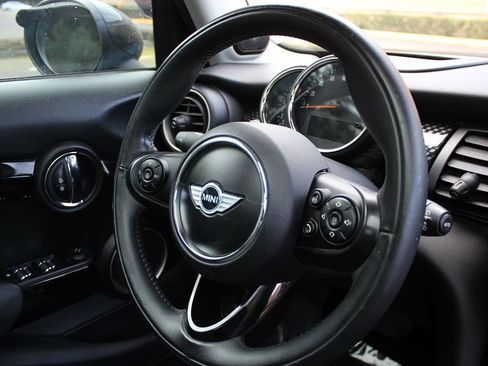 Used 2015 MINI Cooper S image 16