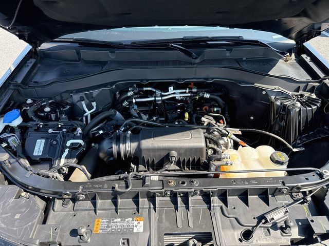Used 2023 Ford Explorer XLT w/ Equipment Group 202A AWD/4WD image 40
