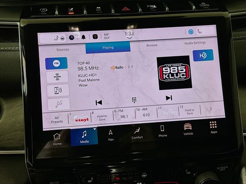 Used 2023 Jeep Grand Cherokee Limited w/ Black Appearance Package image 21