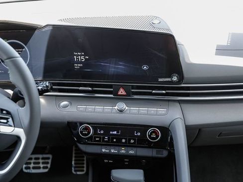 New 2025 Hyundai Elantra SEL FWD image 13