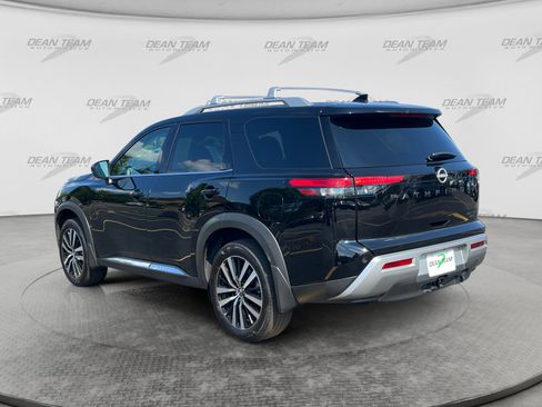 Used 2025 Nissan Pathfinder Platinum w/ Black Appearance Package AWD/4WD image 6