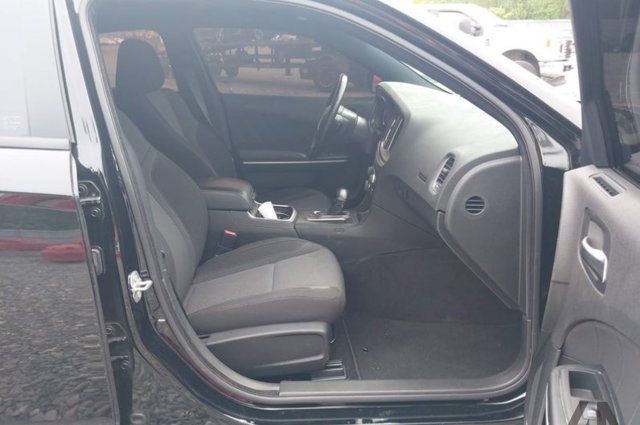 Used 2020 Dodge Charger SXT RWD image 4
