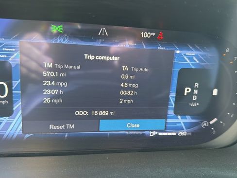 Used 2026 Volvo XC40 B5 Plus AWD/4WD image 9