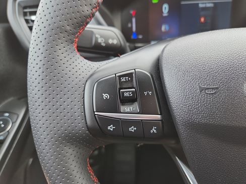 Used 2024 Ford Escape ST-Line Select image 11