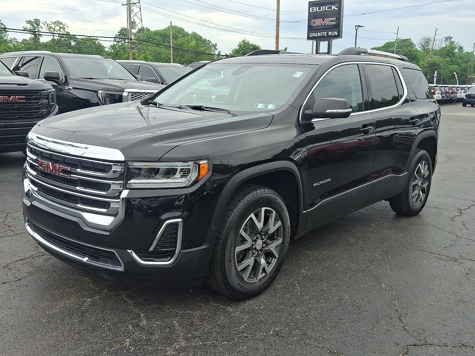 Used 2023 GMC Acadia SLE w/ Driver Convenience Package AWD/4WD image 3