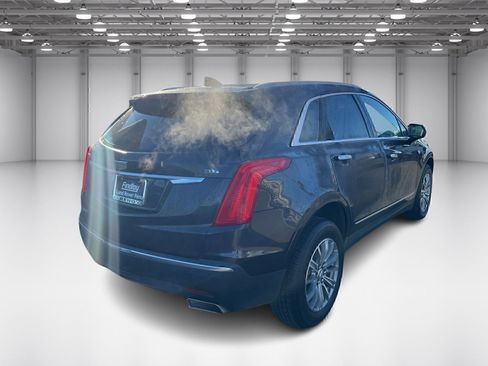 Used 2017 Cadillac XT5 Luxury w/ Driver Awareness Package image 5