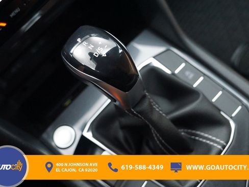 Used 2022 Volkswagen Tiguan SE AWD/4WD image 22