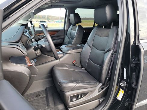 Used 2017 Cadillac Escalade Premium Luxury image 29