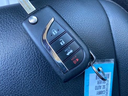 Used 2023 Toyota Camry SE image 22