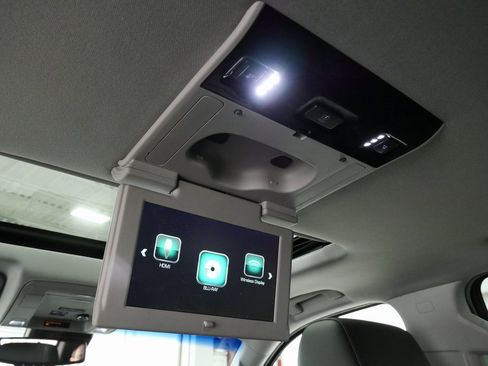 Used 2018 GMC Yukon SLT w/ Open Road Package image 22