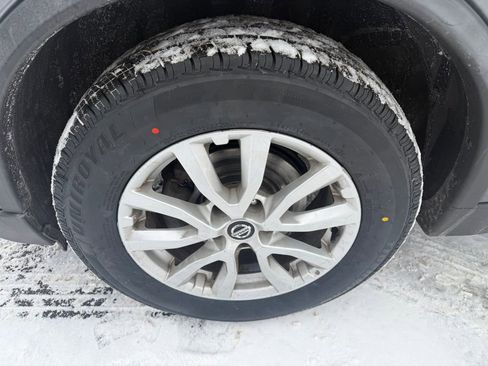 Used 2020 Nissan Rogue SV image 12