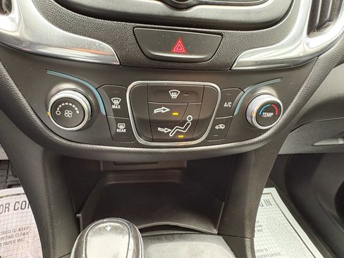 Used 2021 Chevrolet Equinox LT AWD/4WD image 37