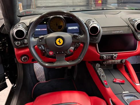 Used 2018 Ferrari GTC4Lusso AWD/4WD image 13