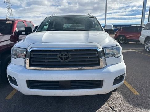 Used 2020 Toyota Sequoia SR5 image 2