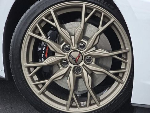 Used 2024 Chevrolet Corvette Stingray Premium Cpe w/ Z51 Performance Package RWD image 14