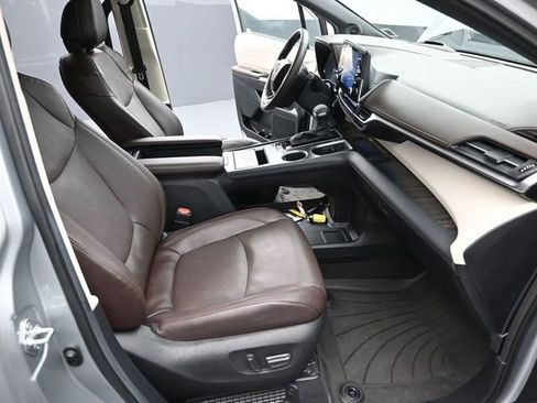 Certified 2023 Toyota Sienna Platinum image 27