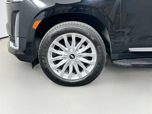 Used 2021 Cadillac Escalade Luxury AWD/4WD image 38