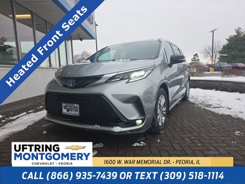 Used 2023 Toyota Sienna XSE image 1