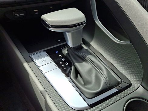 Certified 2026 Hyundai Elantra Sport FWD image 15