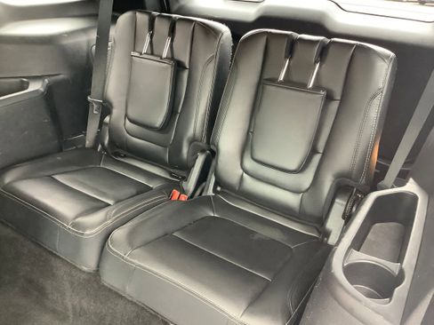 Used 2017 Ford Explorer Limited image 13