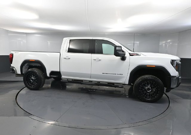Used 2024 GMC Sierra 2500 SLE AWD/4WD image 3