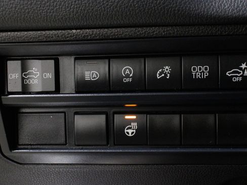 Used 2024 Toyota Tundra Limited image 10