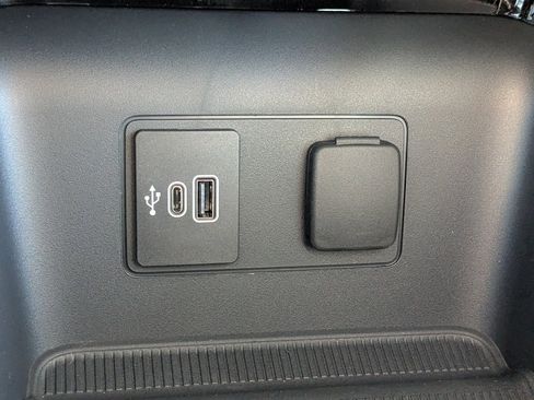 New 2026 Ford Explorer Platinum image 31