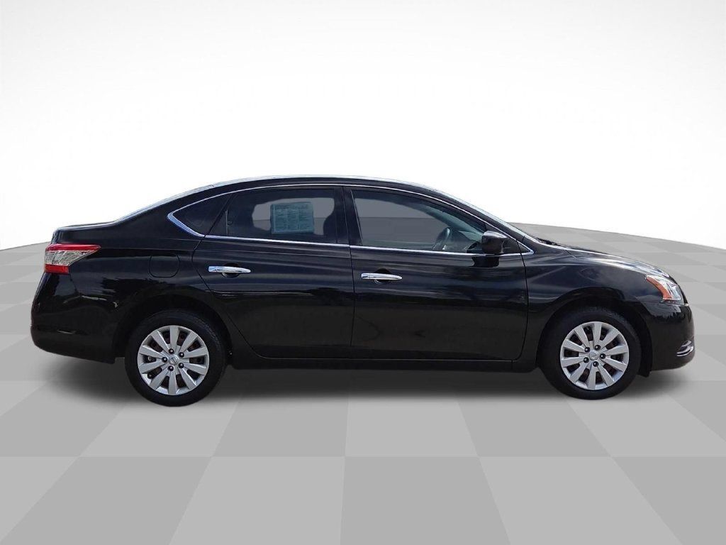 Used 2014 Nissan Sentra SV FWD image 2