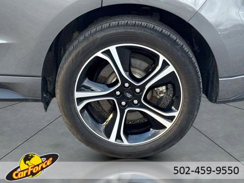 Used 2024 Ford Edge ST image 5