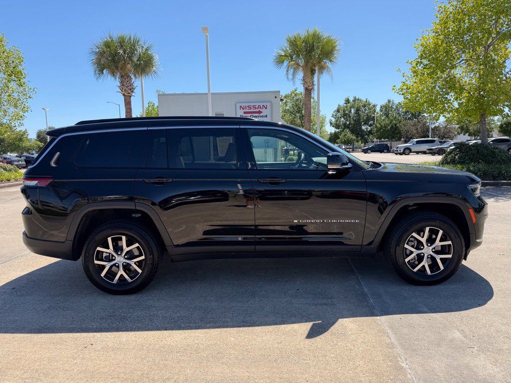 Used 2025 Jeep Grand Cherokee L Limited RWD image 6
